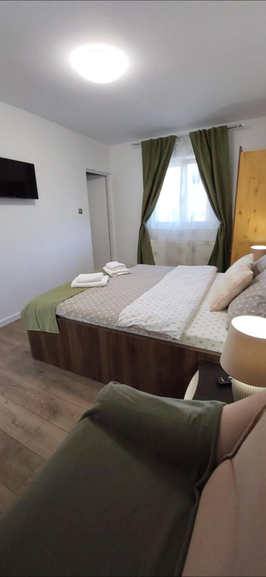 Huesca House Hotel Turda Luaran gambar